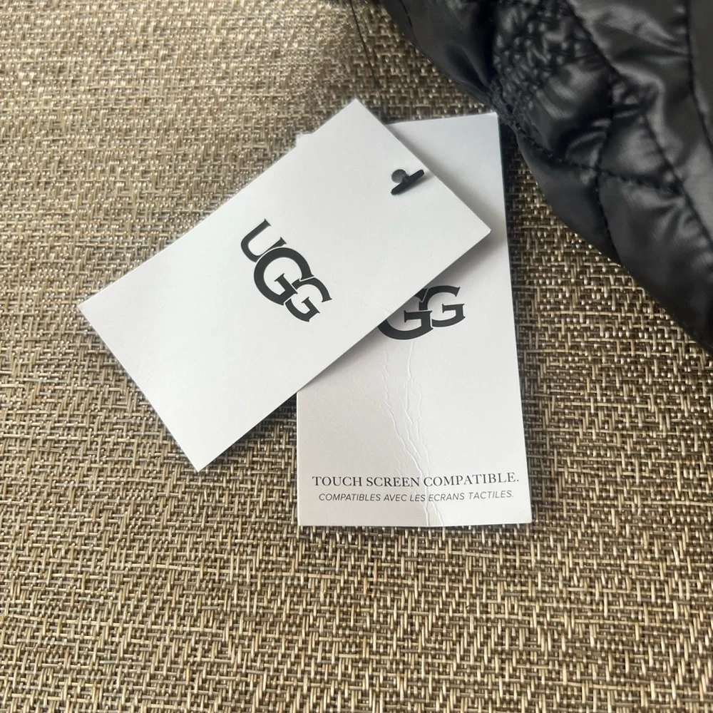 NWT Ugg gloves‎ with faux fur trim